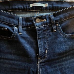 Women’s Levi dark flare jeans size 29